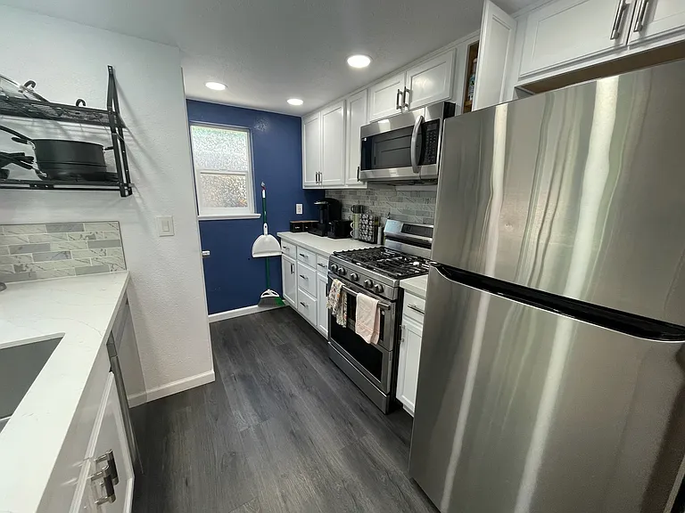 36 Park Way #B — Photo 2