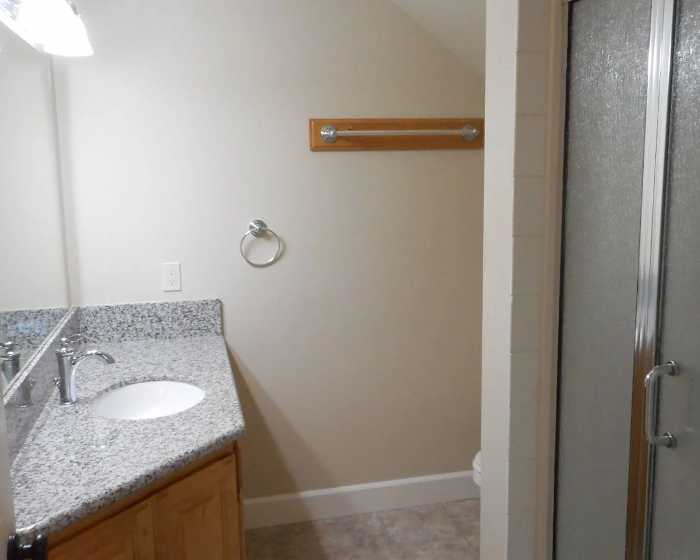 Luxurious Townhouse Living in Albany's Heart — Photo 4