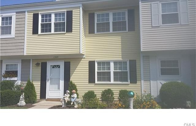 Spic & Span updated 3 Bedroom rental in Village Square condo