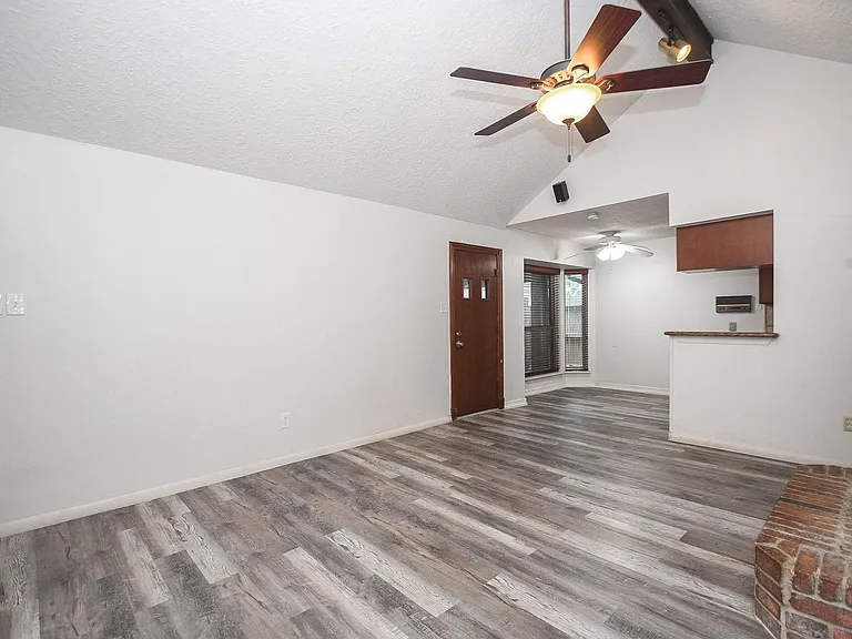11915 N Hanworth Dr — Photo 7