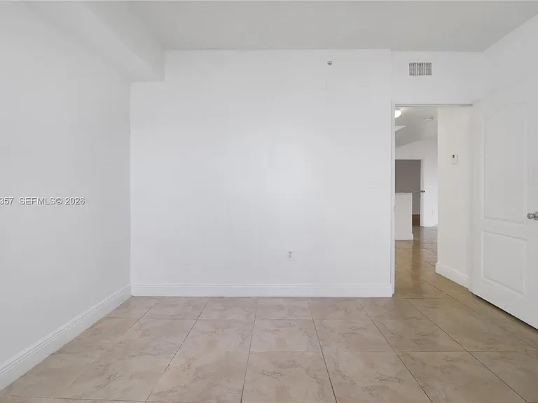 5085 NW 7th St #601 — Photo 18