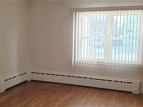 4th image of 15 Rose St