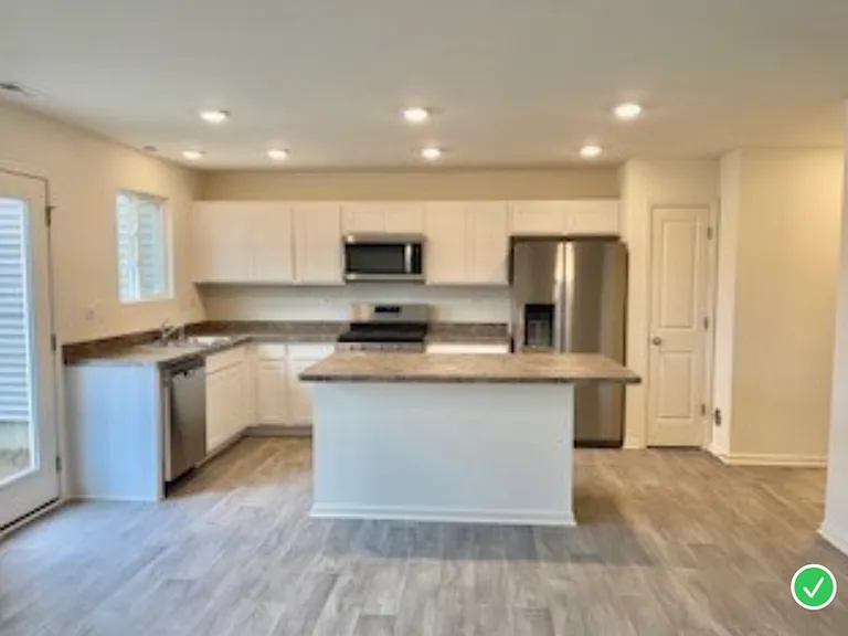 1137 Amber Dr — Photo 19