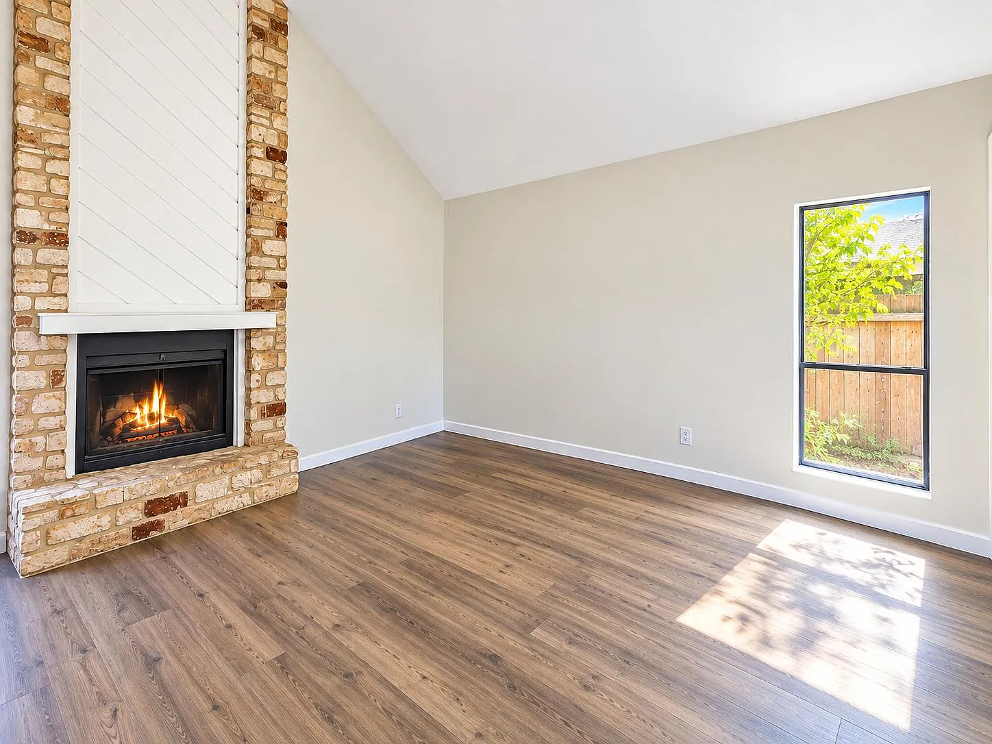 2 bed, 2.0 bath, 1036 sqft, $2,495 — Photo 3