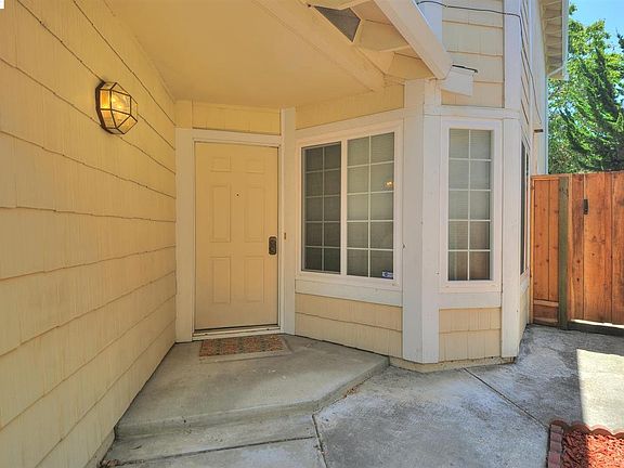 2nd image of 4960 Creekwood Dr