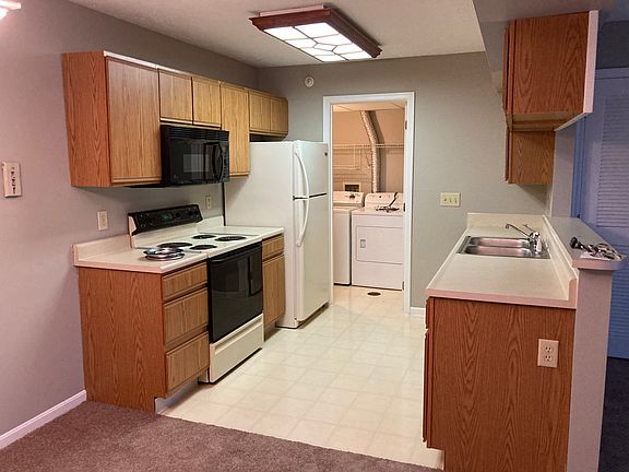3rd image of 3070 Preserve Ln APT 1B