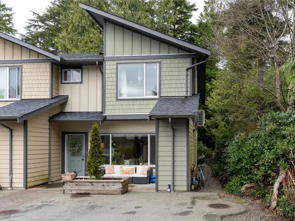 625 Hellesen Dr #6, Tofino, BC V0R 2Z0