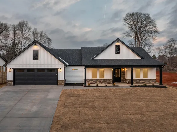 1746 Fish Camp Rd, Chesnee, SC 29323