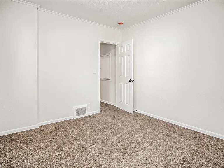 6210 Agnes Ave — Photo 23