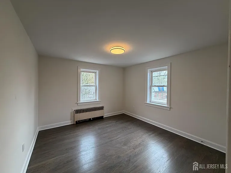 1020 Raritan Ave — Photo 17