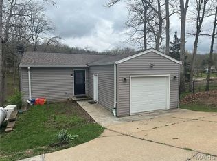210 N Lake Dr, Hillsboro, MO