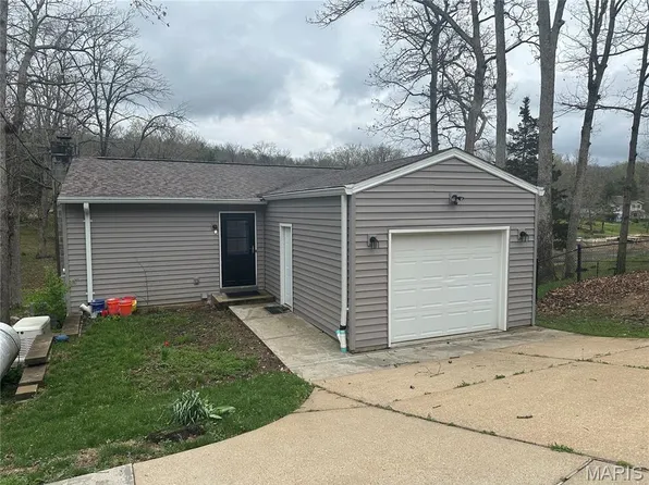 210 N Lake Dr, Hillsboro, MO 63050