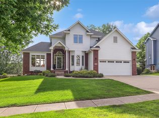 6828 Morningside Cir, Johnston, IA 50131