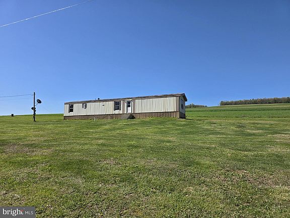 2nd image of 13 Bear Run Ln