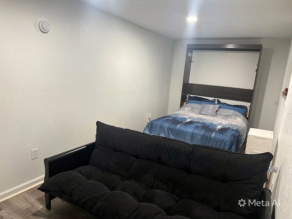 1 bed, 1.5 bath, 1855 sqft, $1,350 — Photo 2