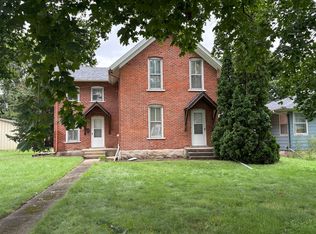 810 E 4th St, Sterling, IL 61081