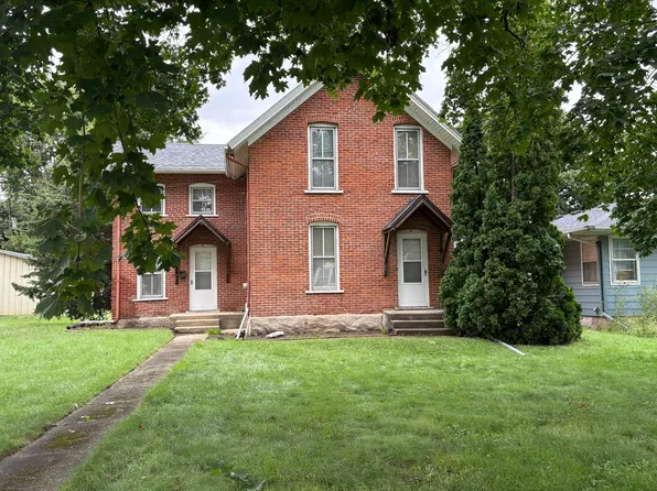 810 E 4th St, Sterling, IL 61081