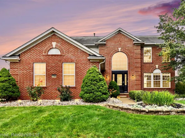 27886 Bluebird Dr, Flat Rock, MI 48134