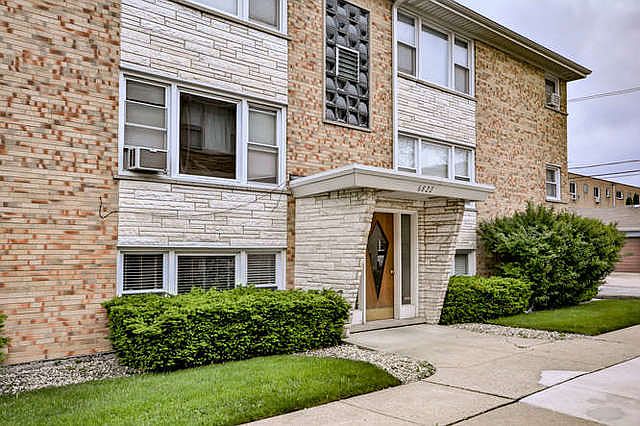 1st image of 6822 N Northwest Hwy APT Gc
