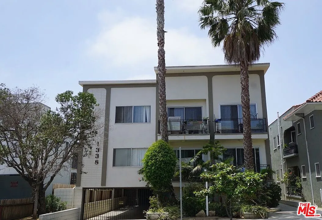2 bed, 2.0 bath, 1000 sqft, $3,180 — Photo 1