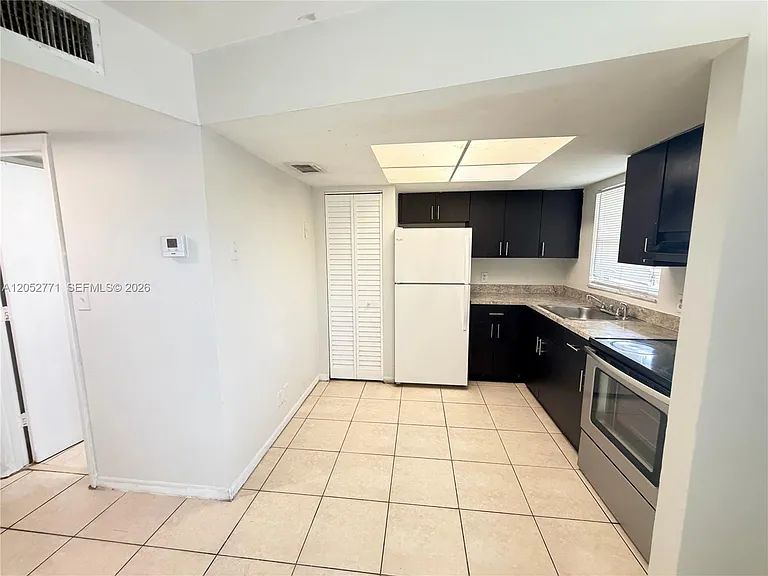 101 NE 41st St #B35 — Photo 10