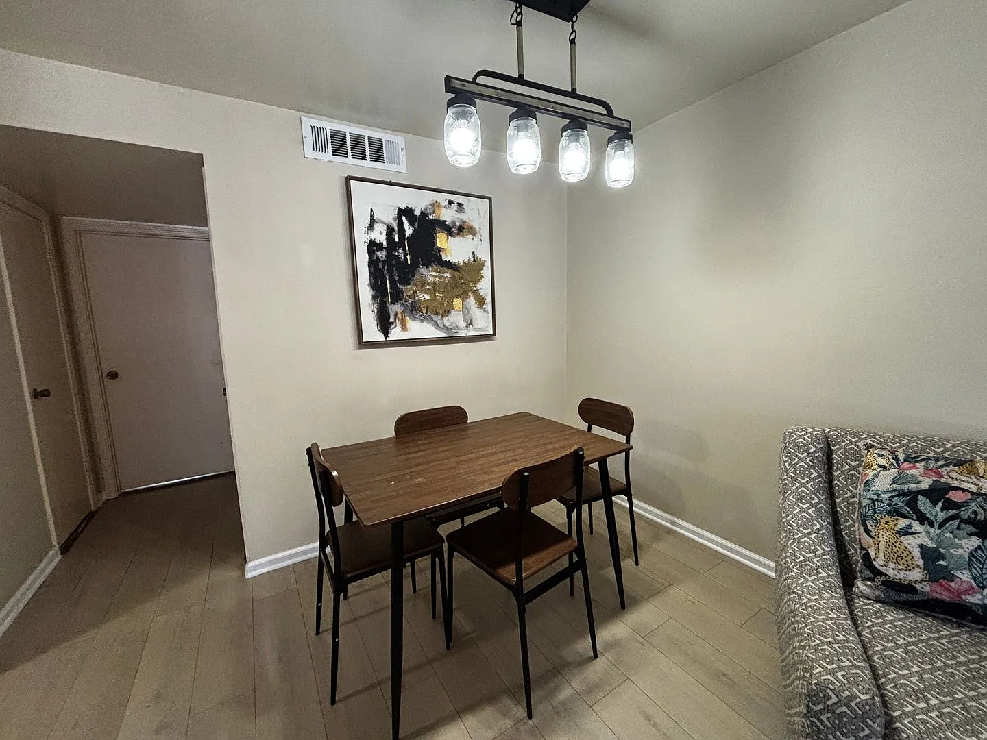 Furnished, Midtown One Bedroom Apartment — Photo 4