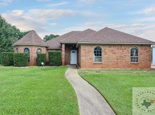1005 Brown Dr, Wake Village, TX 75501