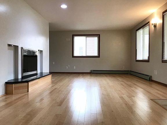 3rd image of 1405 Rossman Ave SE #2