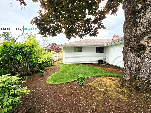 11128 NE Everett St — Photo 25