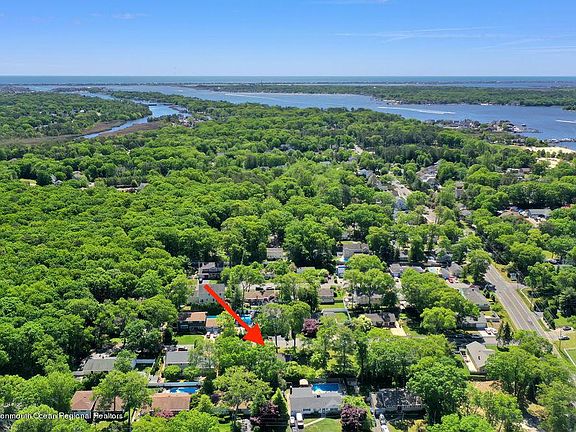 2nd image of 18 West Dr