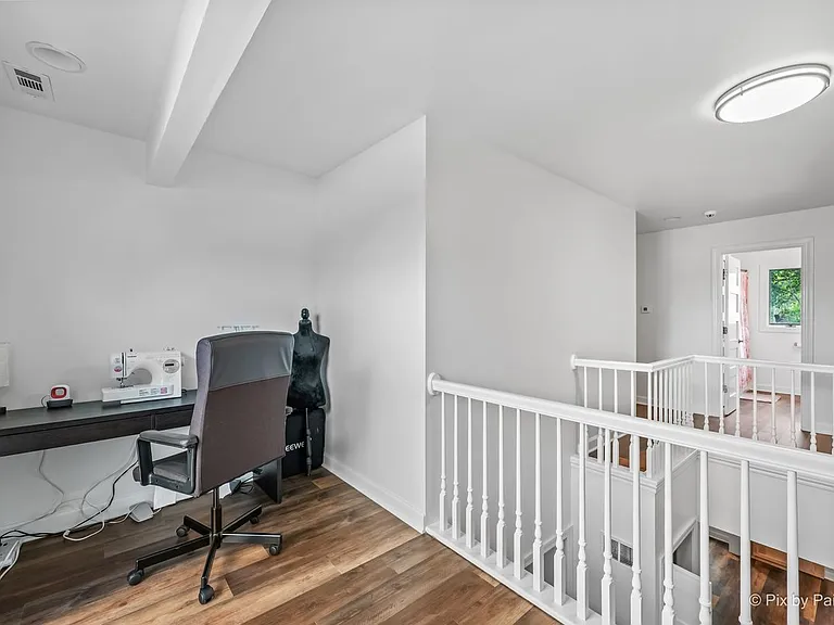 458 Cove Dr — Photo 14