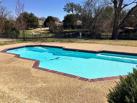 3rd image of 10012 Candlebrook Dr