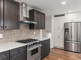 1006 SW Orrington Pl, Lees Summit, MO 64081