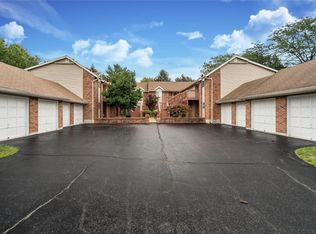 3719 Candlewyck Club Dr APT A, Florissant, MO 63034