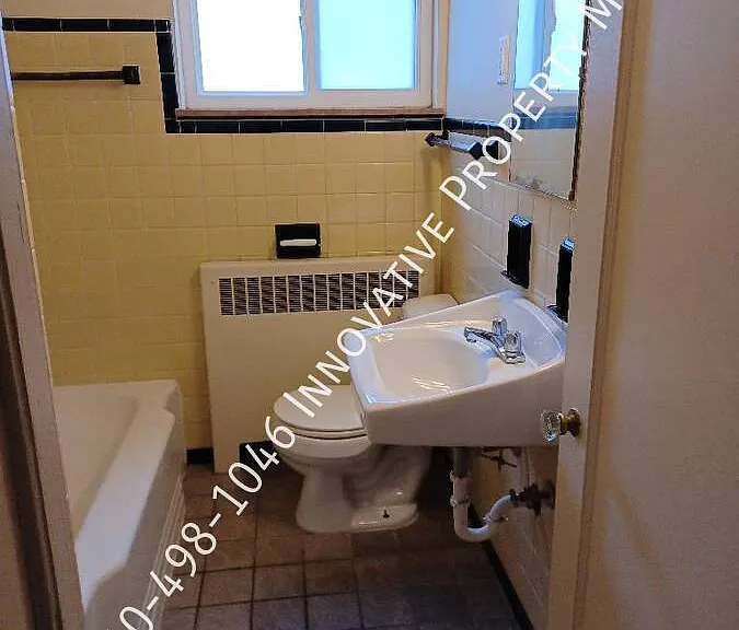 712 S Grand Traverse St #3 — Photo 13