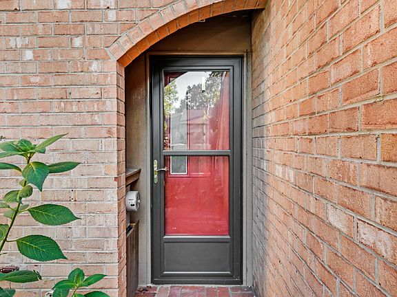 3rd image of 131 Woodgate Ln #21