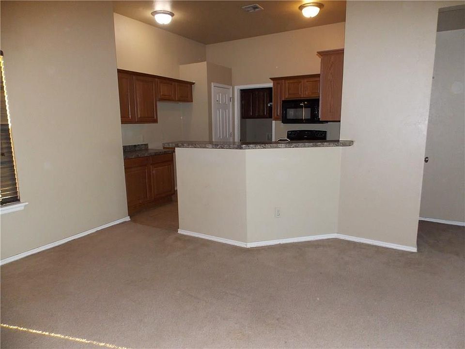 2nd image of 1409 Mallard Way