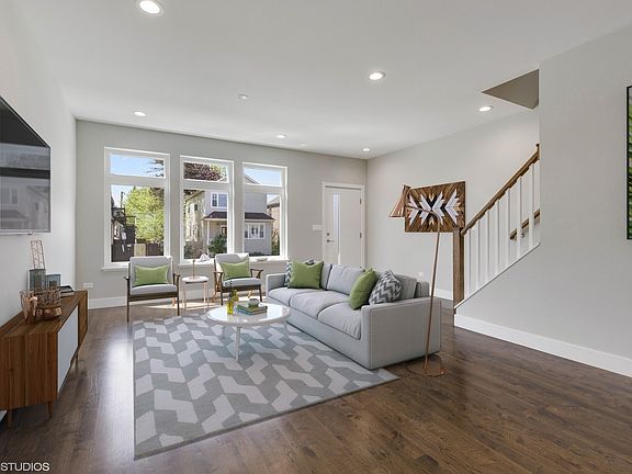 2nd image of 2546 W Grenshaw St