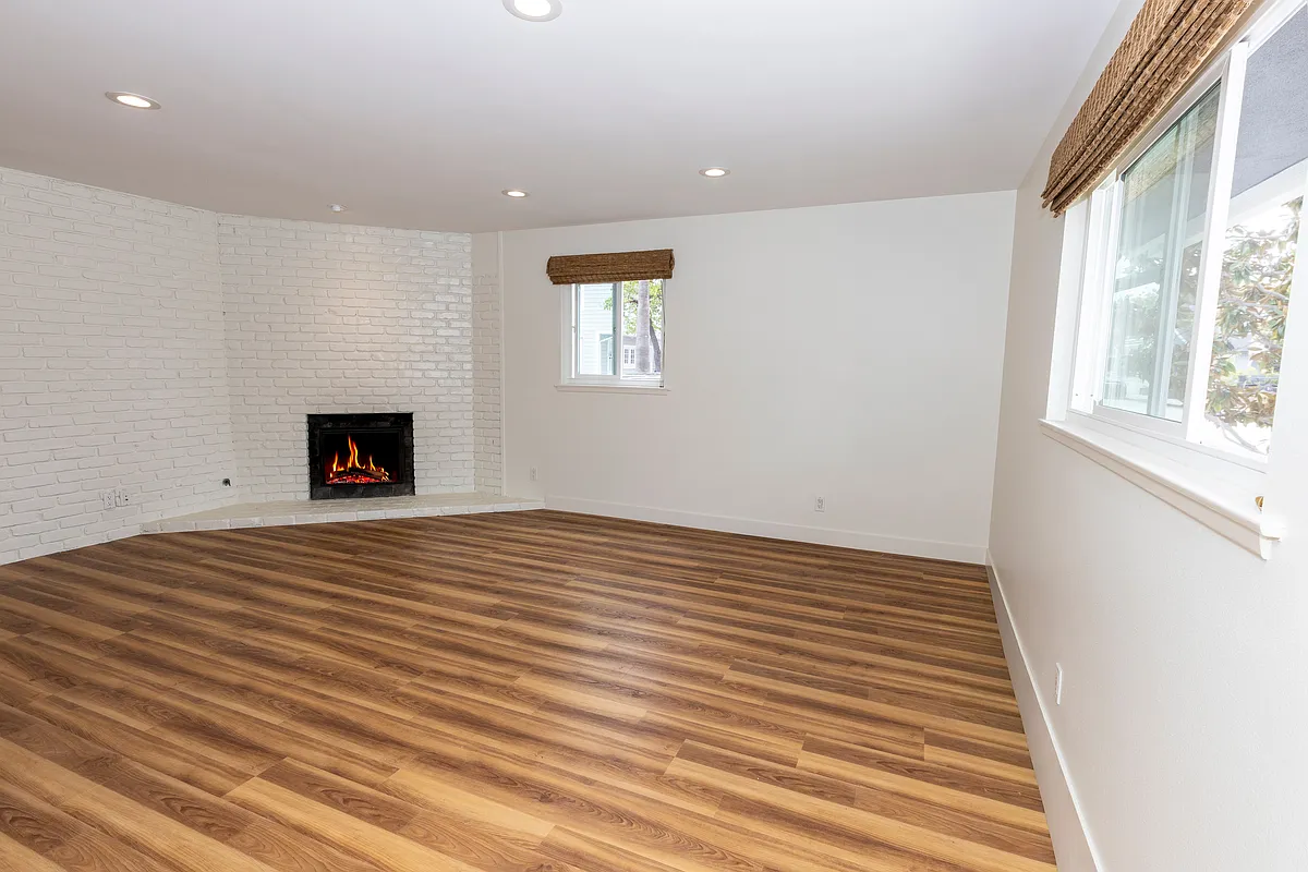 Building Photo - 200 Topaz Ave