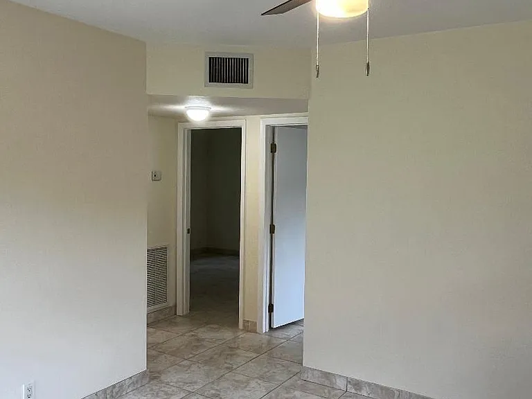 231 NE 24th Ave #1 — Photo 6