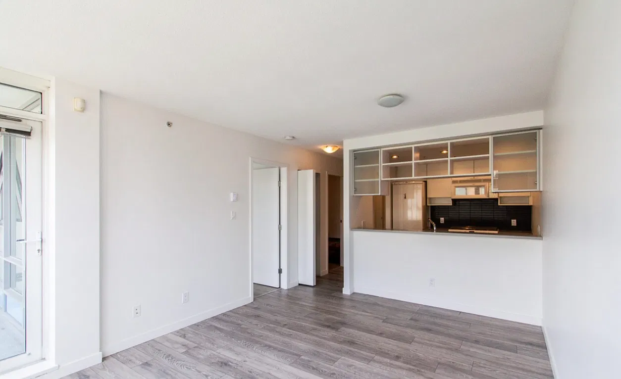 928 Beatty Street — Photo 2