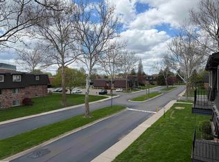 322 Riviera Dr, Saint Clair Shores, MI 48080