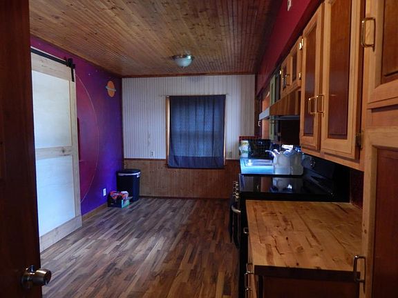 4th image of 207 W Millen St