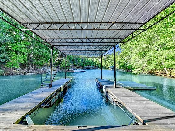2nd image of 975 Timber Lake Trl