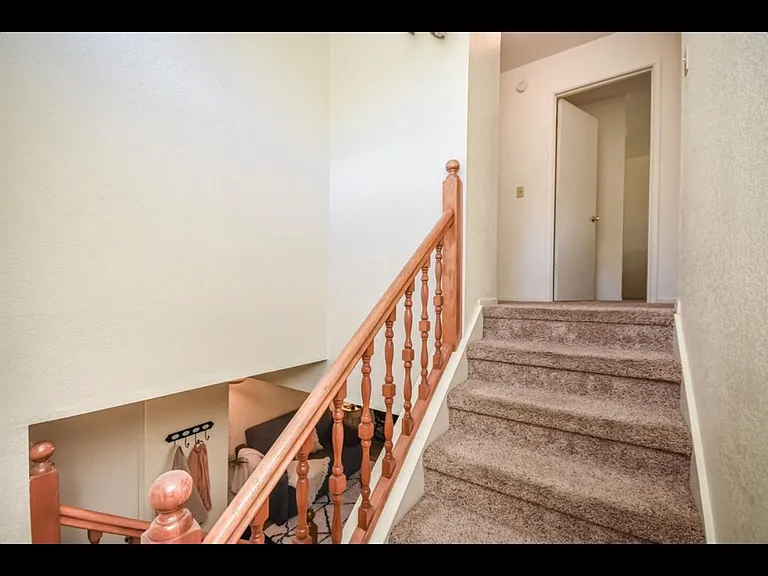 100 Shirley St — Photo 4