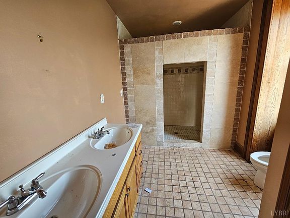 14th image of 1020 Harrison St