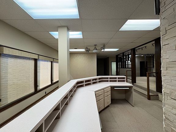 5th image of 1207 W Main St