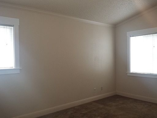 5th image of 186 Saginaw Cir