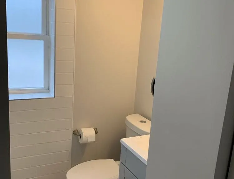 1056 Irwin Ave — Photo 17
