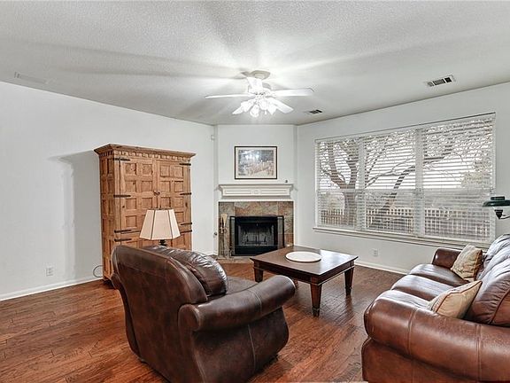 4th image of 3913 Canyon Glen Cir